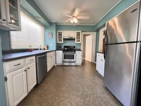 503 E Bradshaw St, Dixon, IL 61021 photo 8