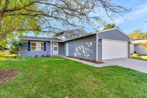 2901 S Myra Ridge Dr, Urbana, IL 61801