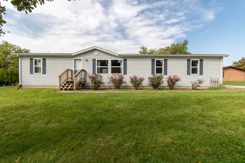 25218 N 2175 East Rd, Lexington, IL 61753