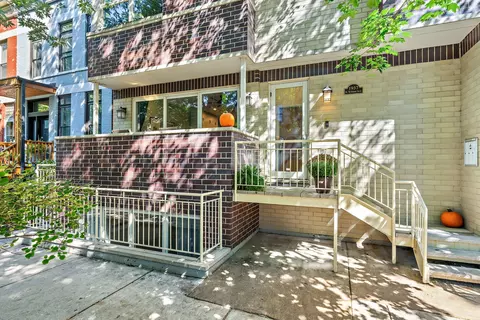 1937 N Wilmot Ave #1N, Chicago, IL 60647