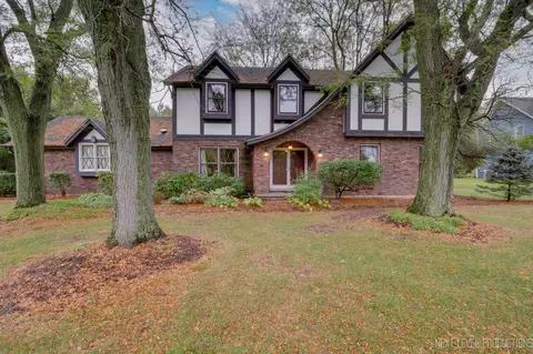 5 N585 Deer Run Dr, Saint Charles, IL 60175