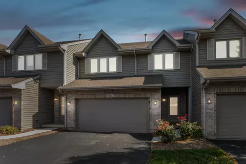 823 Casey Ln, Hampshire, IL 60140