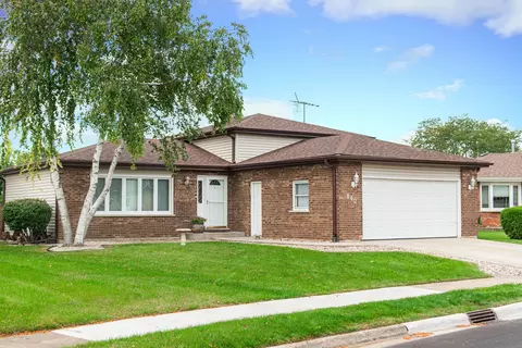 842 Wabash St, Carol Stream, IL 60188