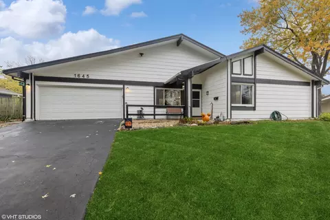 1645 Monroe Ln, Hanover Park, IL 60133