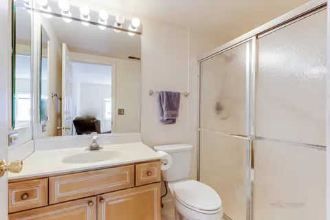 1433 Perry St #207, Des Plaines, IL 60016 photo 8