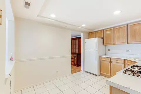1433 Perry St #207, Des Plaines, IL 60016 photo 6