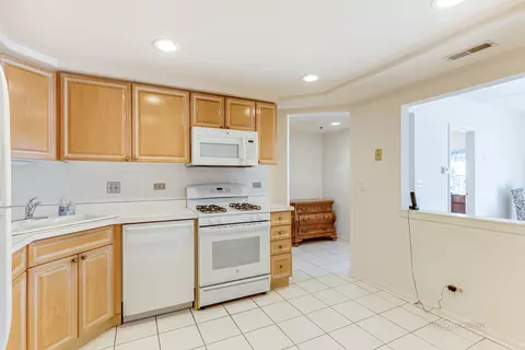 1433 Perry St #207, Des Plaines, IL 60016 photo 5