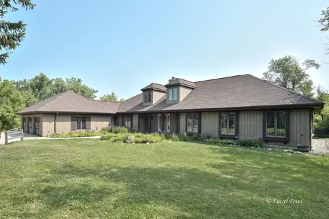 10814 Shelley Ct, Bull Valley, IL 60098
