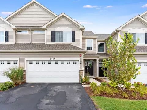 1819 Kraft Ave, Batavia, IL 60510
