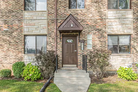 7612 W Lawrence Ave #1A, Harwood Heights, IL 60706