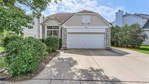 54 Hummingbird Ln, Streamwood, IL 60107