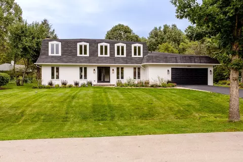 28 W166 Lakeview Dr, Naperville, IL 60564