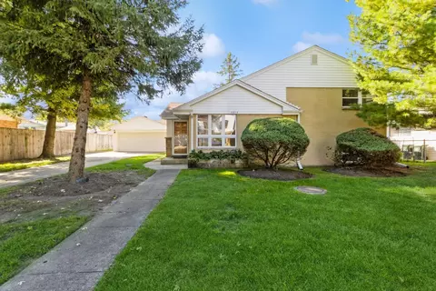 5813 Capri Ln, Morton Grove, IL 60053