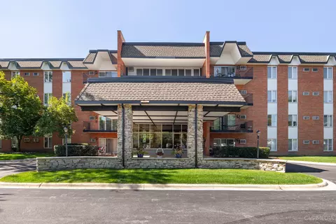 4225 Saratoga Ave #103B, Downers Grove, IL 60515