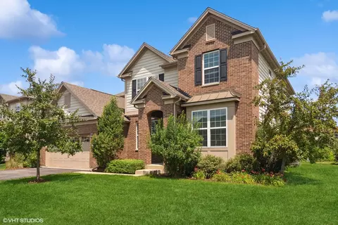 12 Andrew Ln, Hawthorn Woods, IL 60047