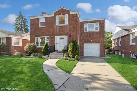 9909 Drury Ln, Westchester, IL 60154