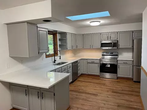 8283 Mark Dr, Roscoe, IL 61073 photo 3