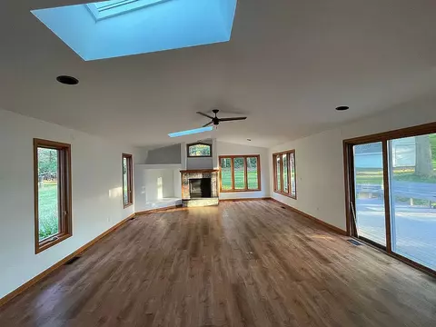 8283 Mark Dr, Roscoe, IL 61073 photo 2
