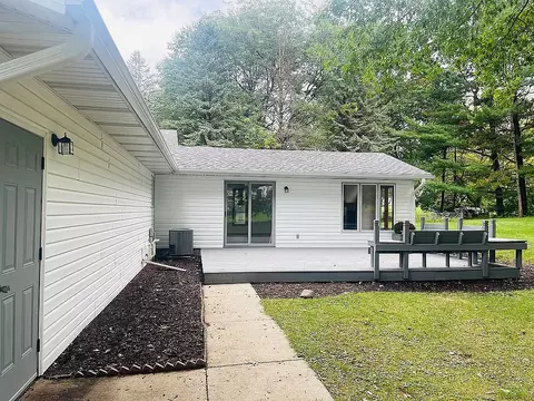 8283 Mark Dr, Roscoe, IL 61073 photo 15