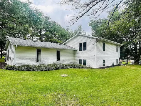 8283 Mark Dr, Roscoe, IL 61073 photo 14