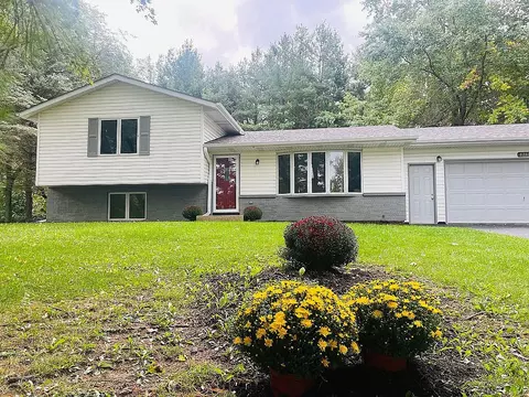 8283 Mark Dr, Roscoe, IL 61073 photo 13