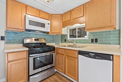 130 Northshore Rd, Elgin, IL 60123 photo 6