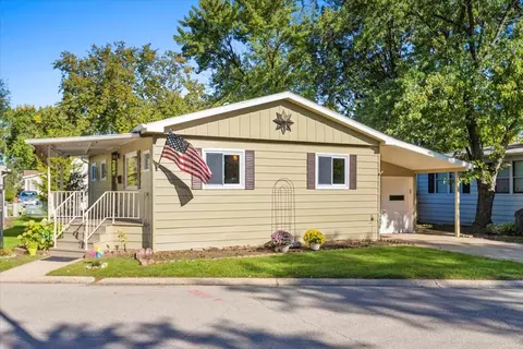 130 Northshore Rd, Elgin, IL 60123 photo 2