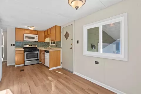 130 Northshore Rd, Elgin, IL 60123 photo 8