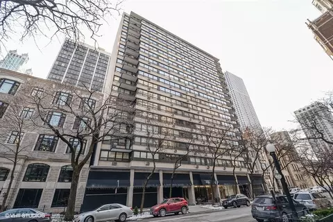33 E Cedar St #4B, Chicago, IL 60611