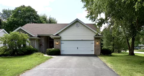 6585 Glen Devon Rd, Rockford, IL 61114
