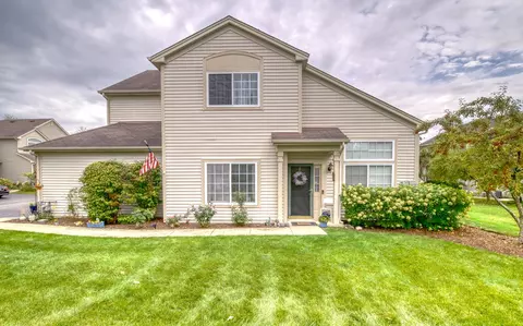 225 Nicole Dr #F, South Elgin, IL 60177