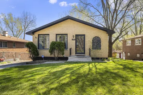 11605 S Laporte Ave, Alsip, IL 60803
