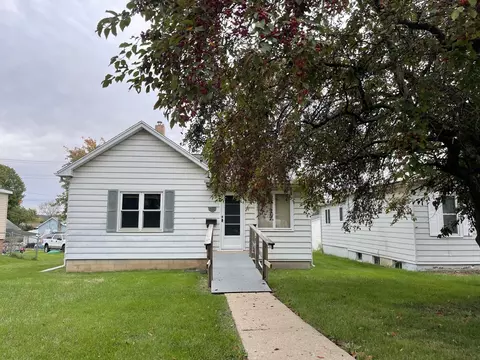 215 E Iowa St, Spring Valley, IL 61362