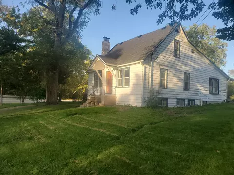 34871 N Robin Rd, Ingleside, IL 60041