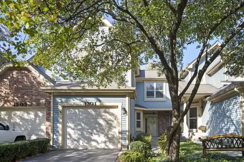 1301 Rhodes Ln #1301, Naperville, IL 60540