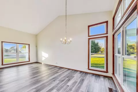 663 Grenache Ct, Bartlett, IL 60103 photo 11