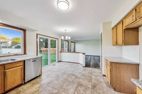 663 Grenache Ct, Bartlett, IL 60103 photo 16