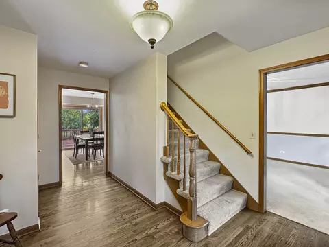 3511 Lakeview Dr, Algonquin, IL 60102 photo 2