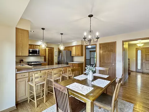 3511 Lakeview Dr, Algonquin, IL 60102 photo 9