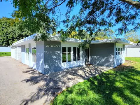 28 W450 Roosevelt Rd, Winfield, IL 60190