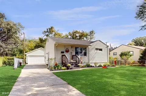 1857 Delaware Rd, Waukegan, IL 60087