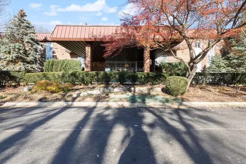 1049 W Ogden Ave #1-105, Naperville, IL 60563
