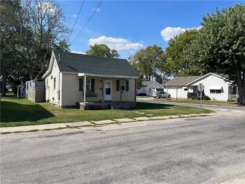 111 N Cherry St, Effingham, IL 62401