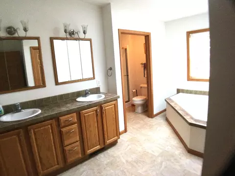 307 Elder Ln, Belvidere, IL 61008 photo 6