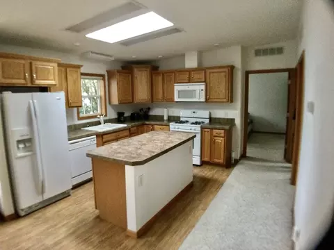 307 Elder Ln, Belvidere, IL 61008 photo 3