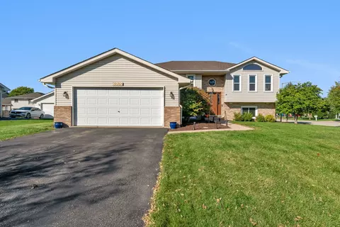 6907 Monmouth Dr, Joliet, IL 60431
