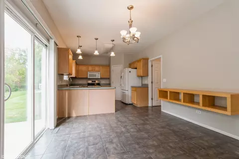 2011 Brunswick Dr, Plainfield, IL 60586 photo 5