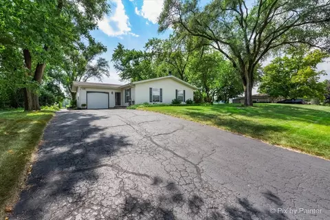 2719 Killarney Dr, Cary, IL 60013 photo 2