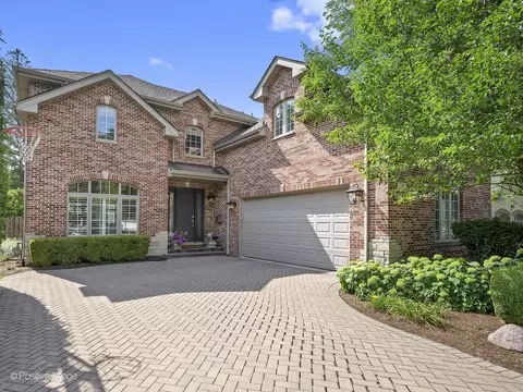 20 Gilbert Ave, Clarendon Hills, IL 60514