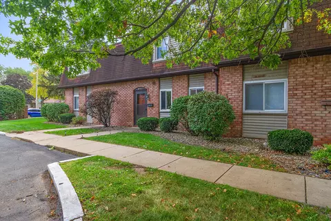 1119 S Curtis Ave #E50, Kankakee, IL 60901